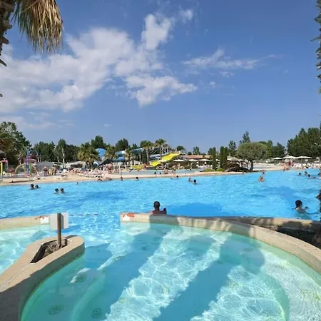 Camping La Carabasse 4 étoiles Mobilhome 6 Personnes, 3 Confort *